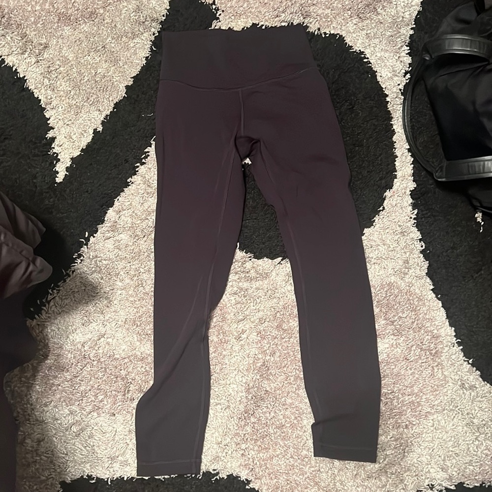 Lululemon wunder under *perfect condition